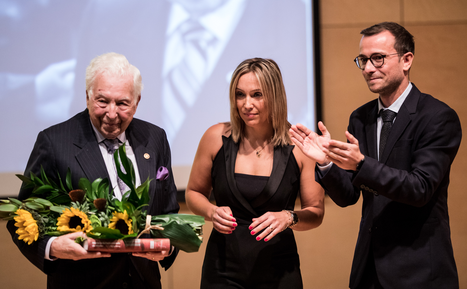 Thumbnail da galeria Aniversário Escola de Medicina